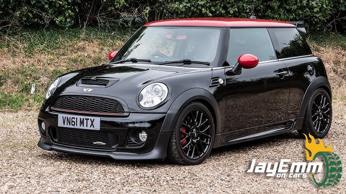 MINI JCW VS MINI Cooper S 