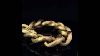 Famous 18k Yellow Gold Chunky Gold Bracelet #designyard #curatedvintagecollection #chunkygoldbracelet Profile