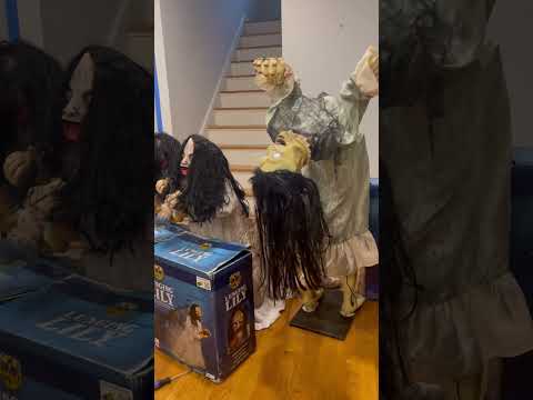 Spirit Halloween Broken Spine girl - YouTube