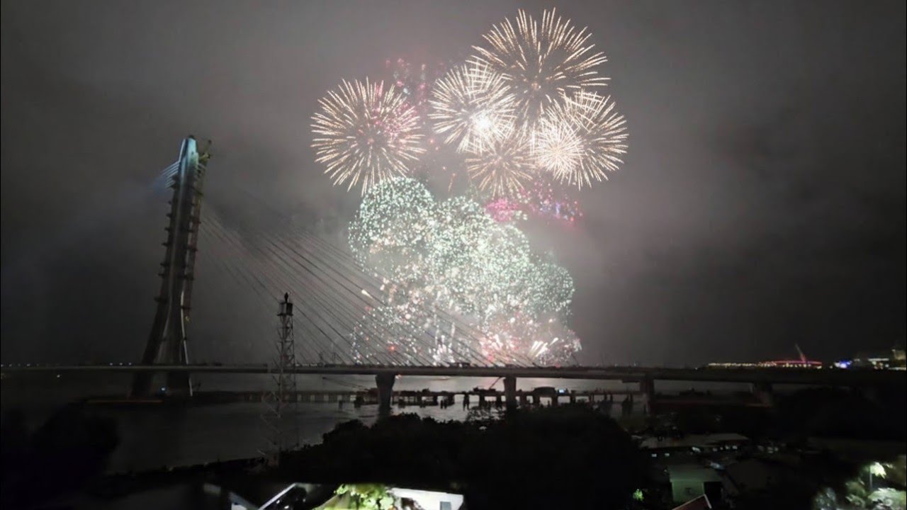 【台灣─淡水】淡水2025年跨河跨年煙火 (4K) ※ 2025 Cross River and Year Firework of Tamsui  (4K)