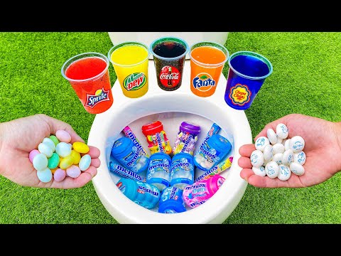 Experiment: Mentos Gum VS Sprite Red, Coca-Cola, Fanta, Chupa Chups, Mountain Dew In The Toilet