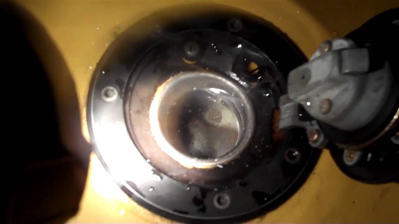 How to clean a Ninja 250 motorcycle gas tank with Vinegar. Part 4 YouTube