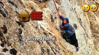 Download Lagu Een dakloze grootmoeder stak met behulp van een eenvoudig touw de overkant over en bereikte een v MP3