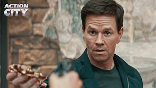 Sully Throws Down with Braddock | Uncharted (Mark Wahlberg, Tati Gabrielle)