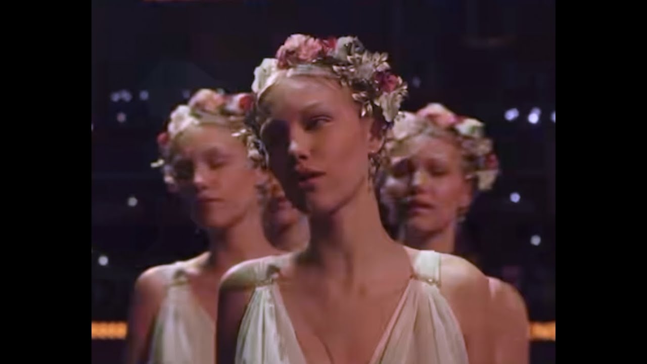 Grace VanderWaal “Megalopolis” tease- video and stills - YouTube