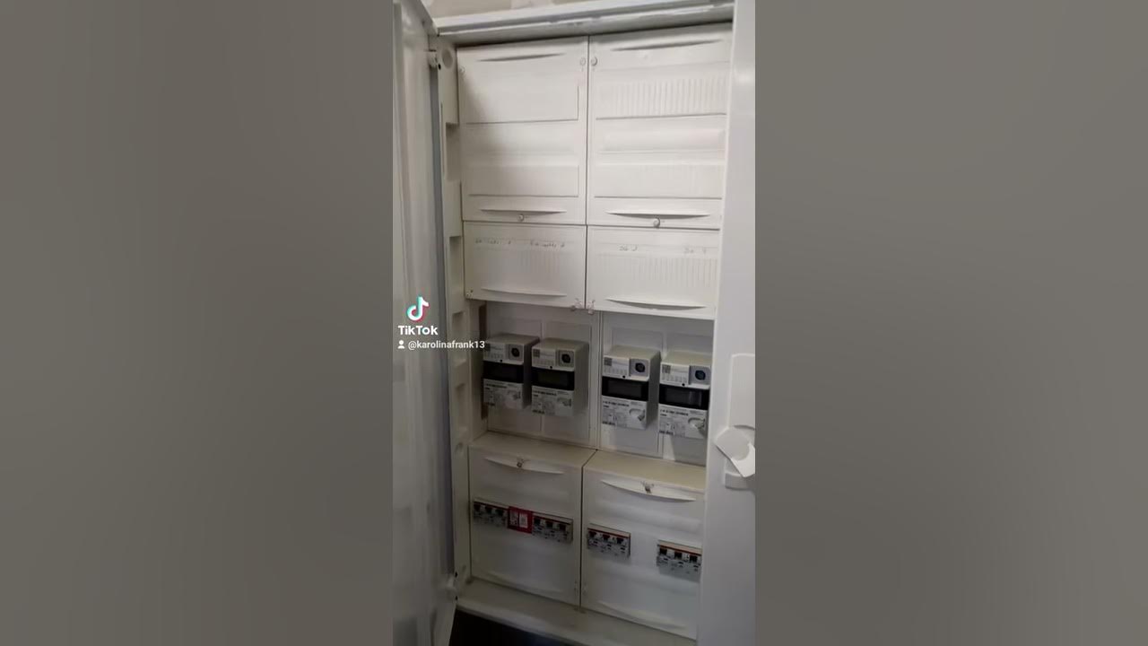 Электрический ящик для многоквартирного дома в Германии - YouTube