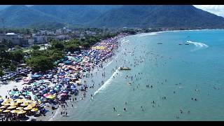 Praia da Maranduba lotada no feriado