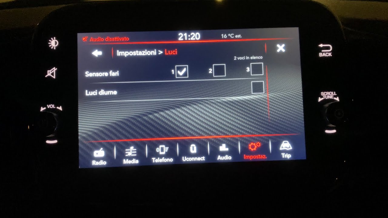 Attivazione o disattivazione luci diurne da FIAT Uconnect touch screen