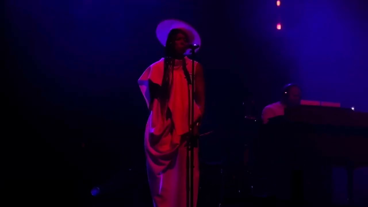 2024 - Maxwell - Detroit R&B Serenade Tour - Opening