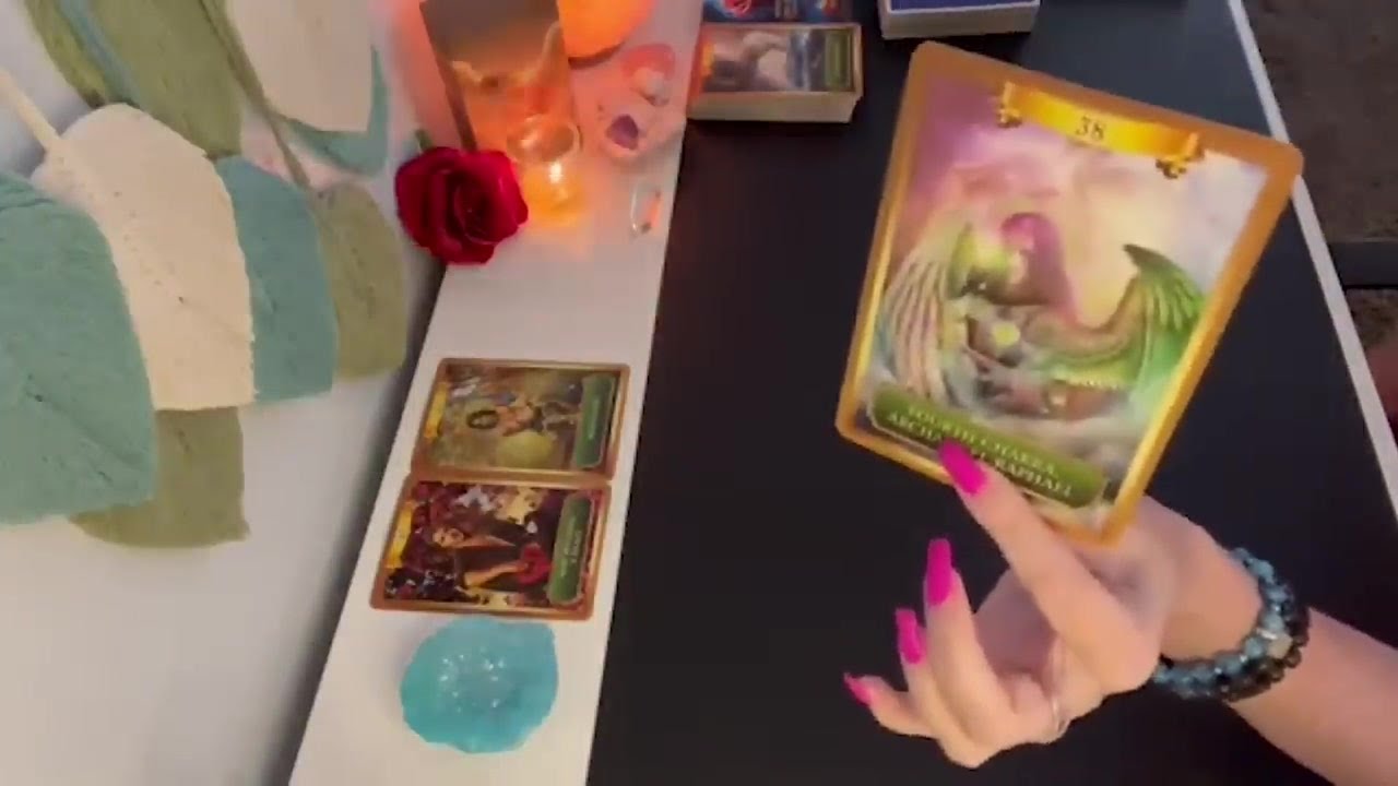 AQUARIUS   - SOMETHING MAJOR COMING YOUR WAY AQUARIUS  LOVE TAROT READING Tarot Reading