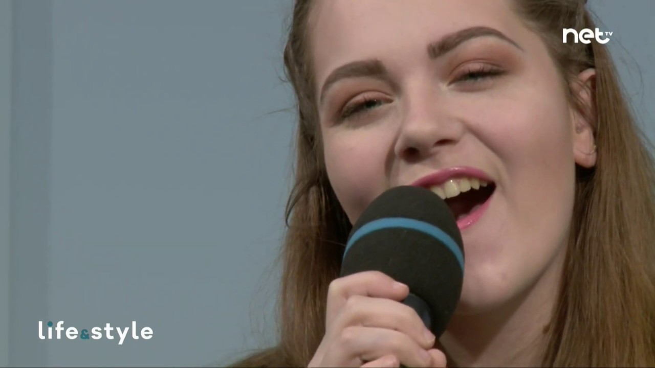 Rachel Lowell - Scars to Your Beautiful on Life & Style