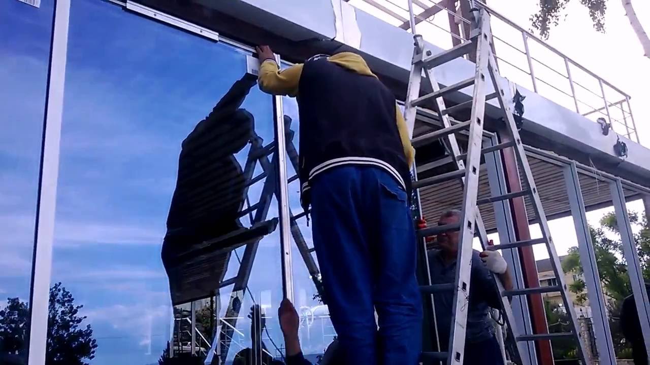 монтаж алюминиевых витражей с установкой нащельников и сливов фер ...