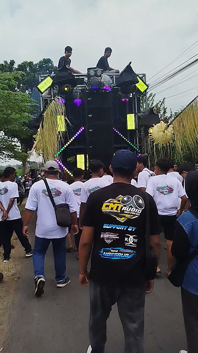 dancer viralnya jombang bersama cmt audio carnival bungkil kedungrejo #karnaval #brewogaudio #horeg