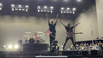 Blink-182 - Family Reunion/Anthem Part 2 : Live @ Coachella Weekend 2