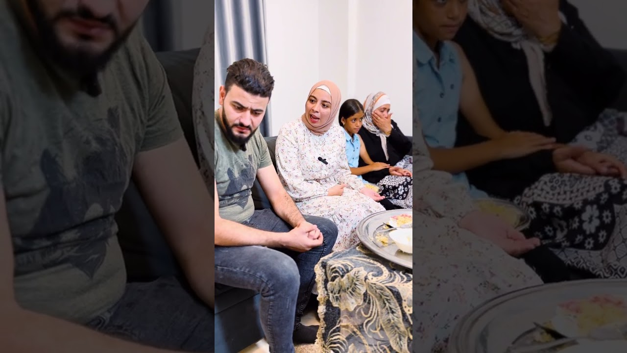 رمي لامه الاكل في وشها شاهد رد فعل ابنته كما تدين تدان !