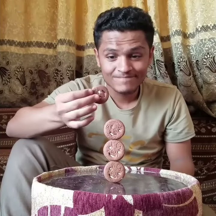 اعلان شركة تيشوب بسكوت سمايلي🔞 advert for film