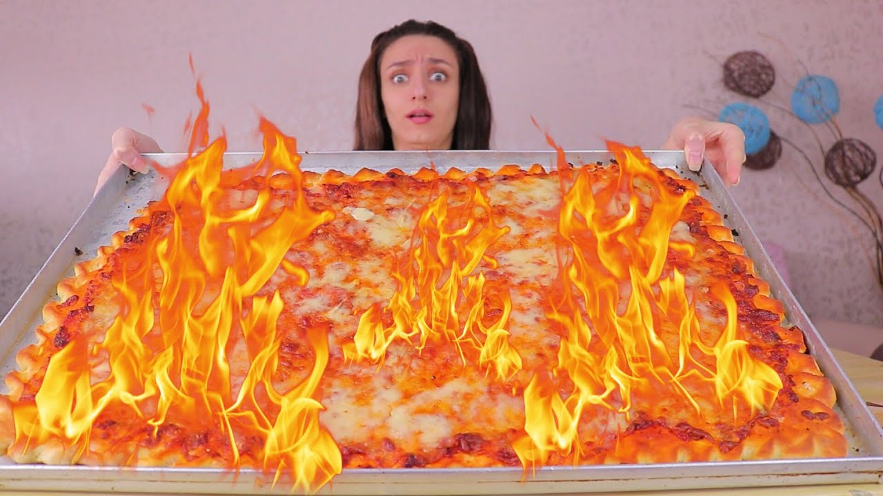 أكلنا أكبر شطيرة حارّة 🔥