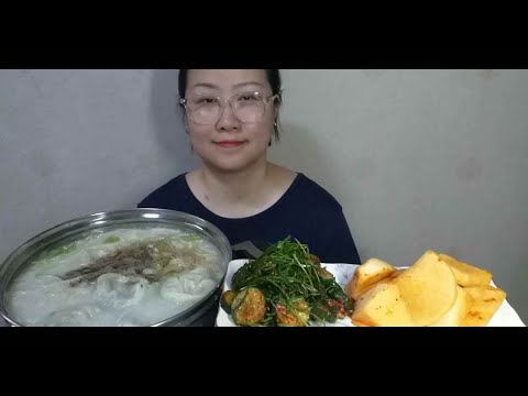 MUKBANG] 비 오는 날엔 뜨끈한 만두칼국수~석박지&amp;amp;오이김치 EATING SOUND