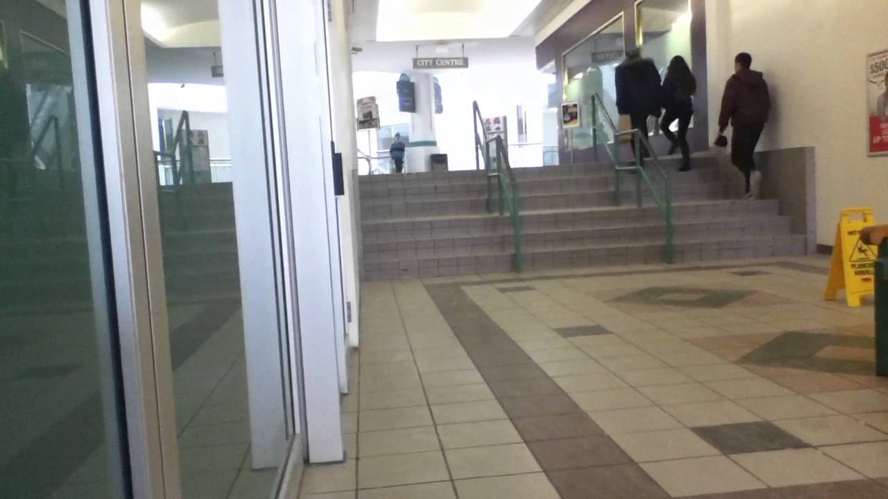 Skateboard tricks in the Mall YouTube