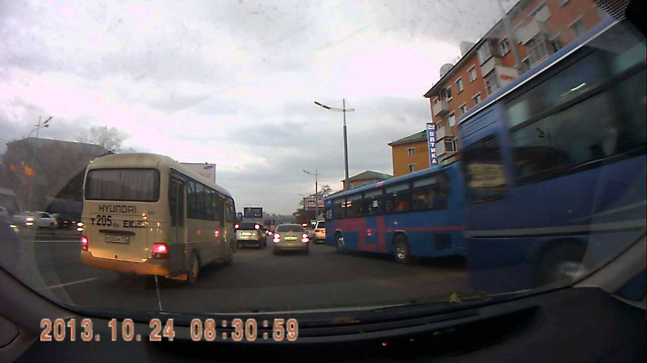 Эксбиционист в авто