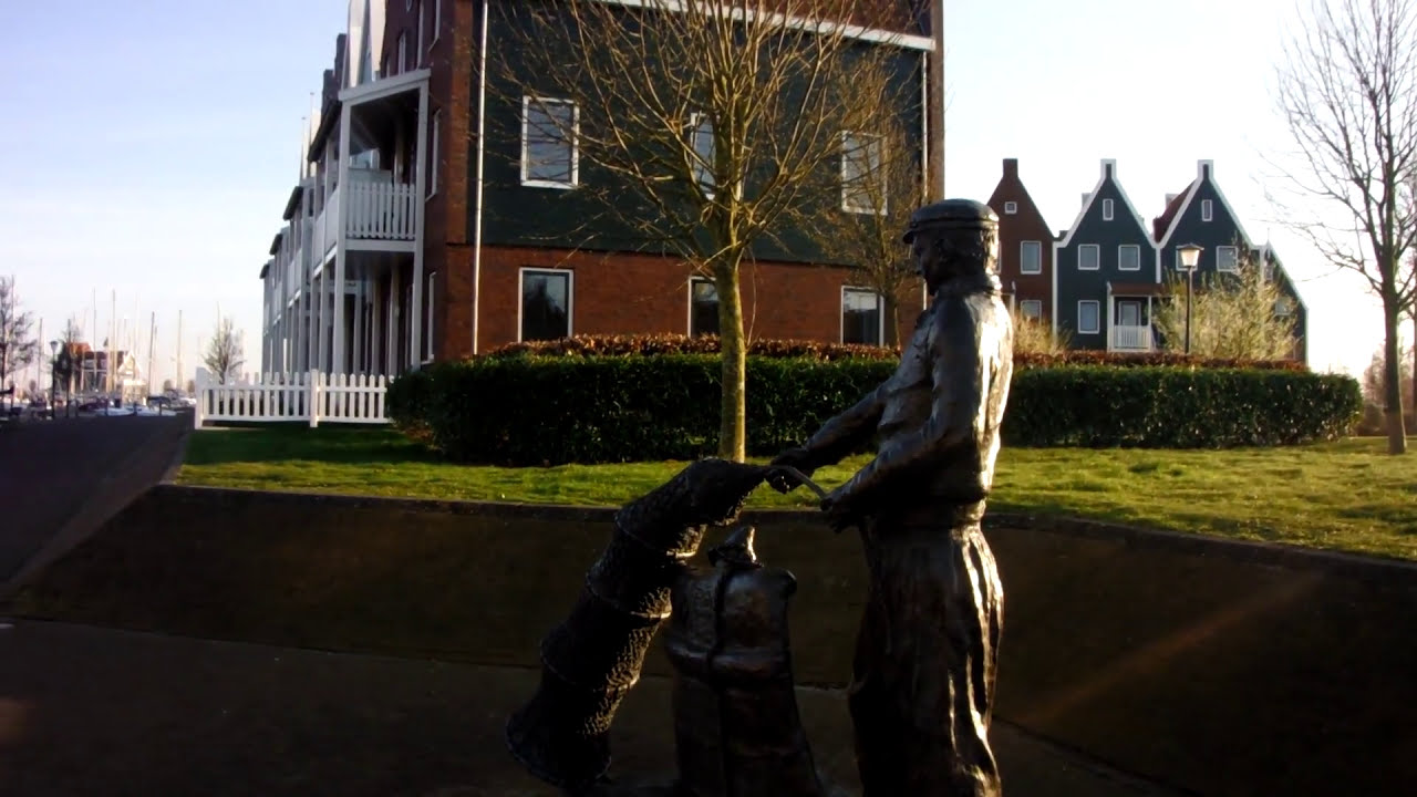 Bungalows in Volendam, The Netherlands - YouTube