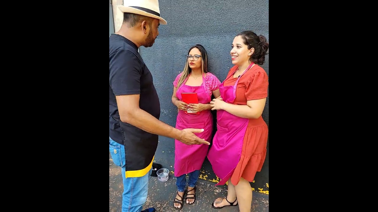 Patrão finge ser cliente para testar seus funcionários, só não imaginava que   😱