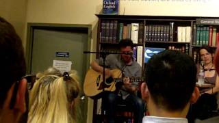 Superchunk's McCaughan Throwing Things Acoustic