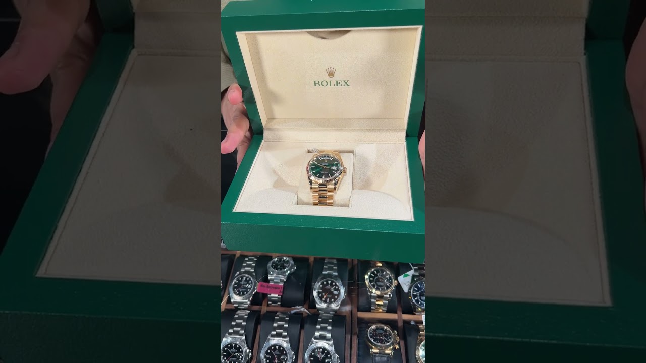 Rolex President Day Date 36mm Yellow Gold Green Dial Mens Watch 118238 Review | SwissWatchExpo
