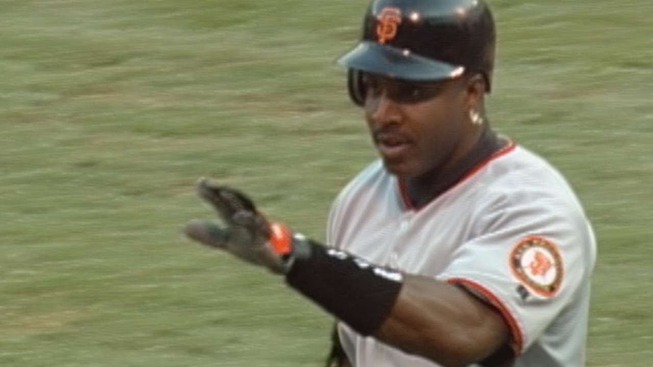 Barry Bonds hits his 39th homer of 2001 - YouTube