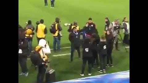 ESTE VIDEO ESTA DANDO LA VUELTA AL MUNDO Gary Medel Reacción De Forma injusta