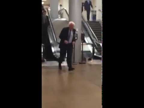 bernie-sanders-running-to-the-train