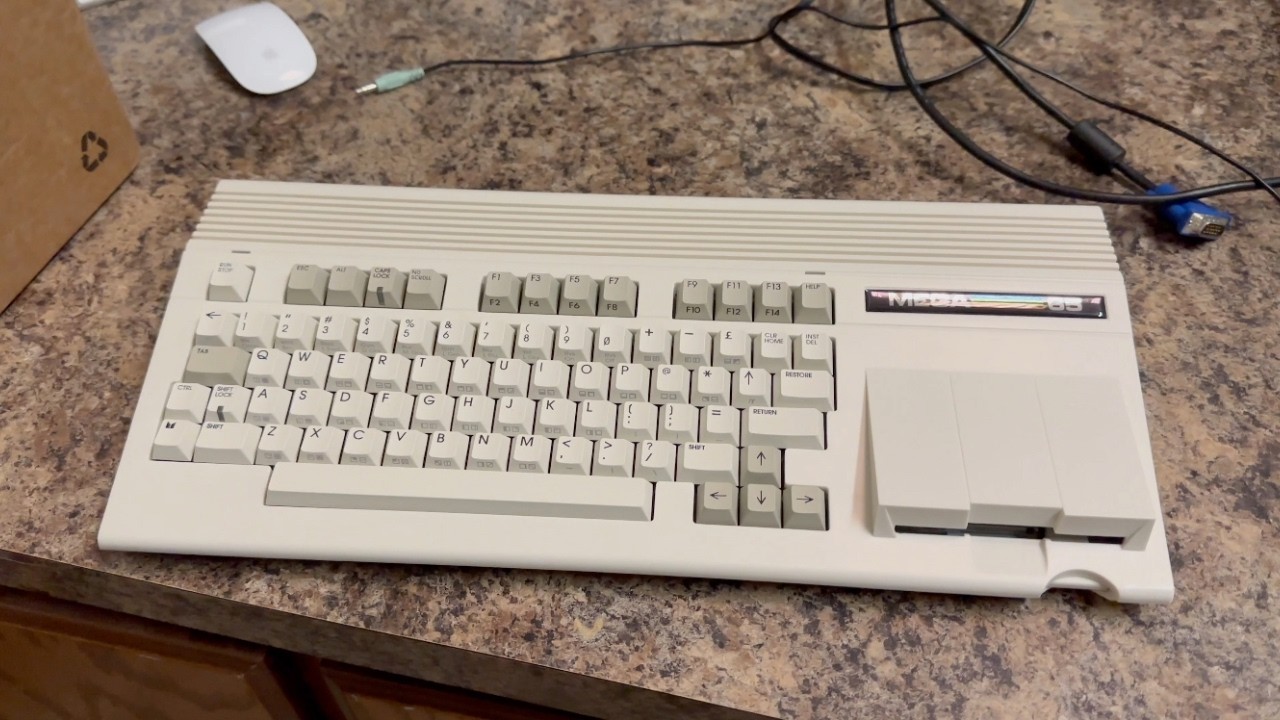 Mega 65, OtterX Commander X16, Amiga 500 Parceiro II+, and