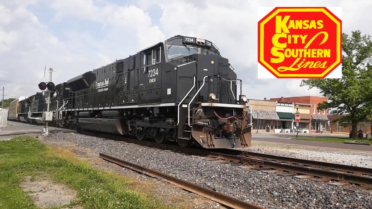 KCS train MVNKC w. EMDX Black trio Vandalia, MO 52420 YouTube