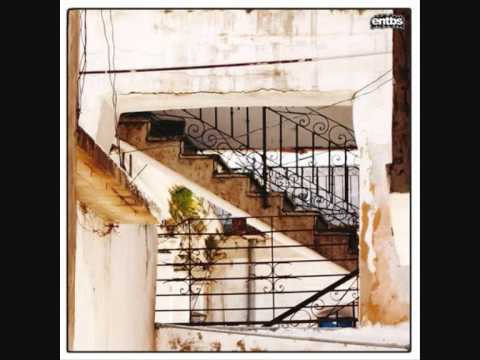 Hubert Daviz - Red Light Backyard