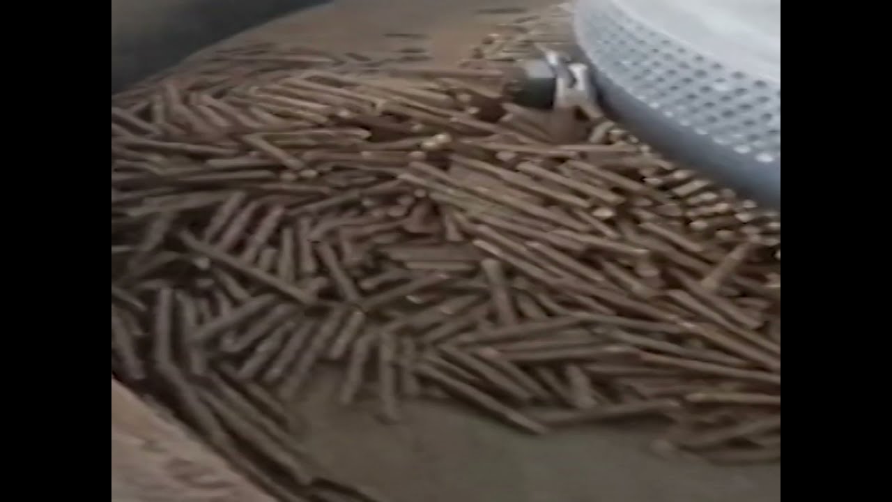 Wood pellet machine - YouTube