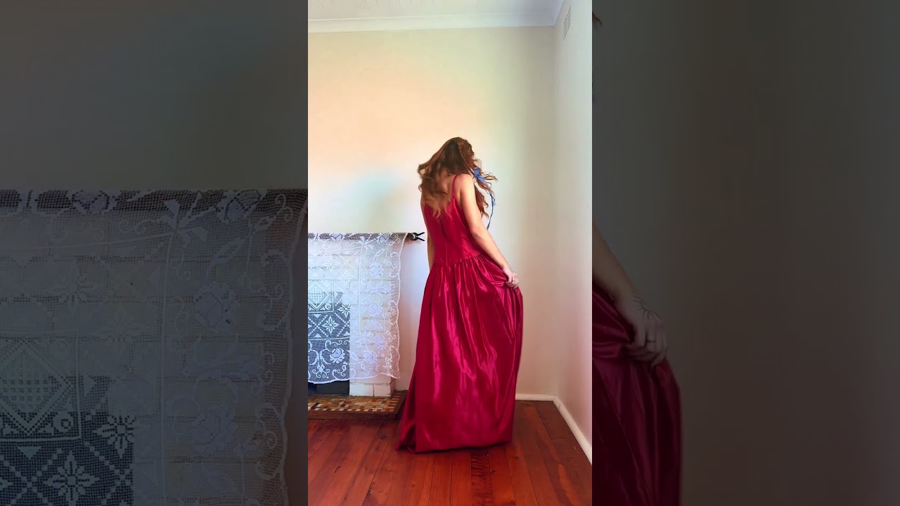 Carolina's Wearing A Vintage Jessica McClintock Red Satin Ball Gown w/A  Corset Bodice & A Full Skirt - YouTube