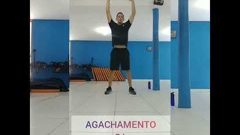 EXERCÍCIO AGACHAMENTO COM DESENVOLVIMENTO BY PERNA BUMBUM OMBRO PEITO
