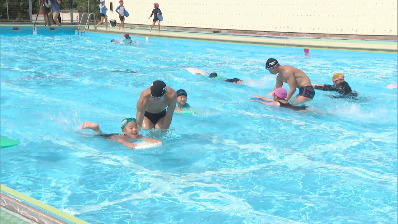 「水泳を楽しく学んでほしい」福岡大学水泳部の学生が小学生に特別授業
