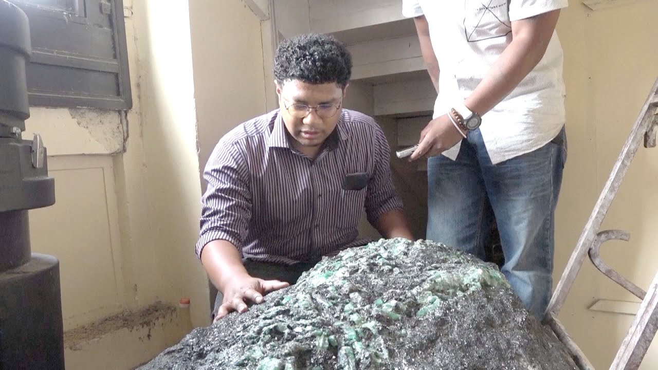 Изумруд весом 300 кг нашли в президентском дворце на Мадагаскаре
