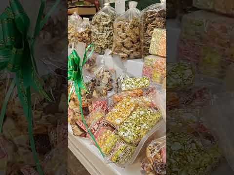 الفيديو من المدينة العتيقة بمدينة تطوان الحمامة البيضاء شمال المغرب صيف 2025 ساحة القصر الملكي 