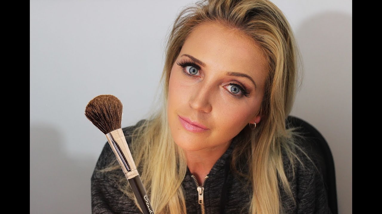 Ролевая игра «Старшая сестра делает тебе макияж» ASMR (тихая речь)