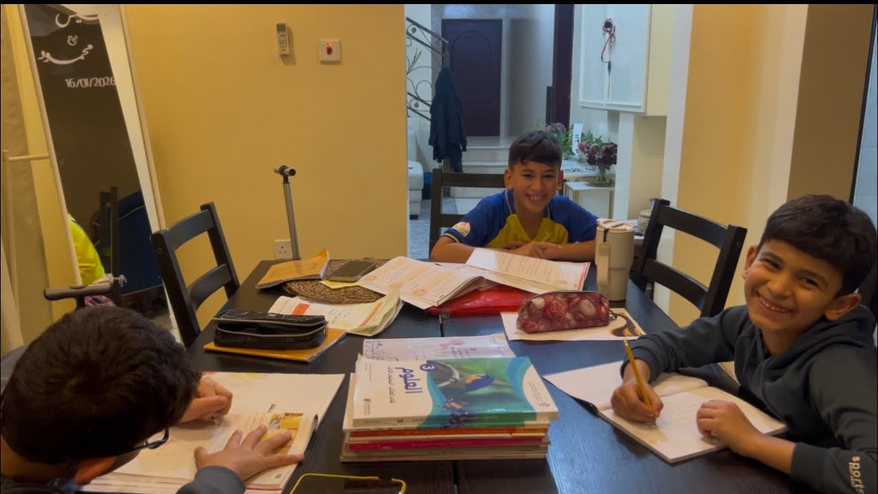 غسلنا سيارة #أبوي من زمان واقفه وغسلنا بعض كمان #الحمدلله_ #ضحك #وناسه &60