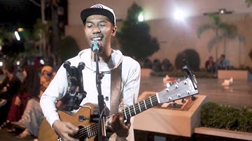 Bento -Iwan Fals cover by Tofan - Pengamen yogyakarta