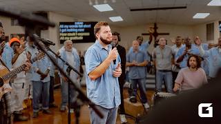 INMATE WORSHIP LEADER sings GRATITUDE in front of HUNDREDS!!!