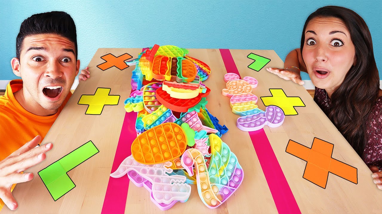 LO TIENI, LO SCAMBI O LO BUTTI CON I POP IT CHALLENGE! CI SCAMBIAMO I POP IT! *Fidget Pop it Trade*