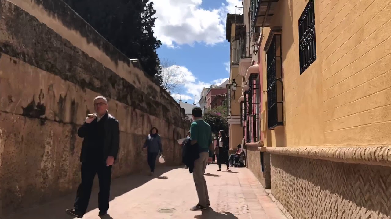 Cómo llegar a HALO Boutique Hotel