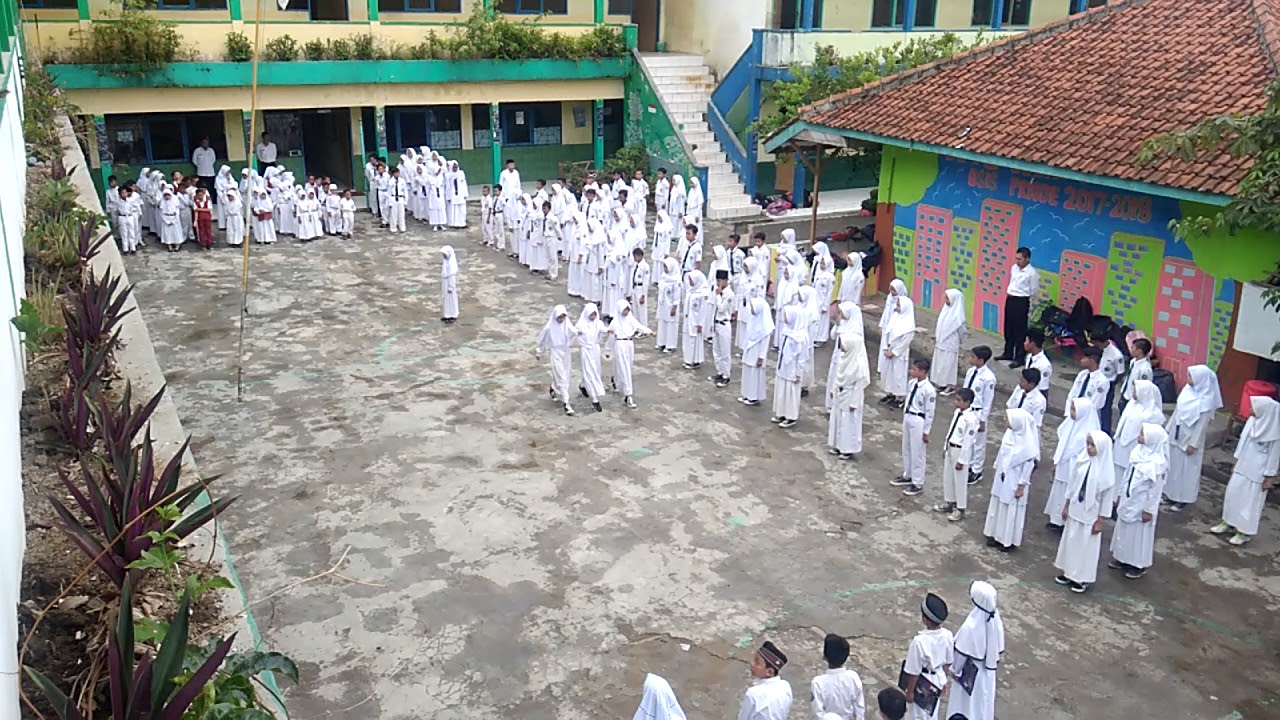 Upacara Hari Senin - YouTube