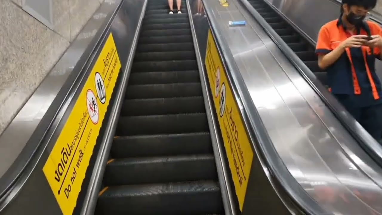 MRT Blue Line Bangkok Thailand to Huai Kwang Station 2024 November