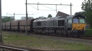 RC Class 66 DE675 met kolentrein komt door Station Amsterdam Muiderpoort