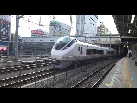 秋葉原駅前を通過する上野東京ライン常磐線下り特急ひたちE657系